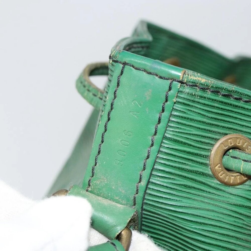 LOUIS VUITTON Epi Noe Shoulder Bag Green - Picture 11 of 16